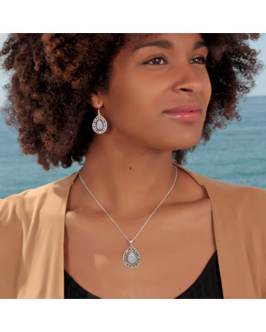Pendentif argent et Pierre de Lune forme goutte sertissage d'argent