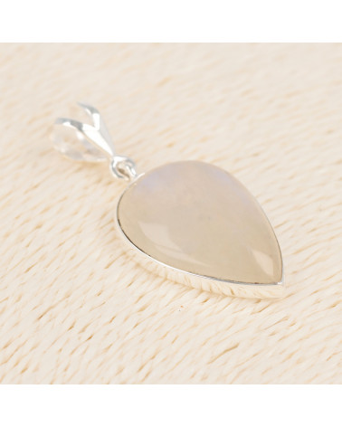 Silver pendant and moonstone pearshape silver setting
