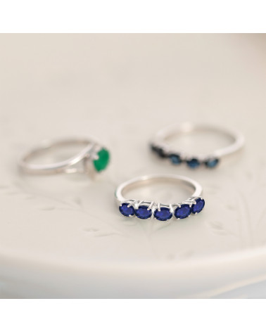 Anello di fidanzamento 5 autentiche pietre di smeraldo su anello in argento rodiato
