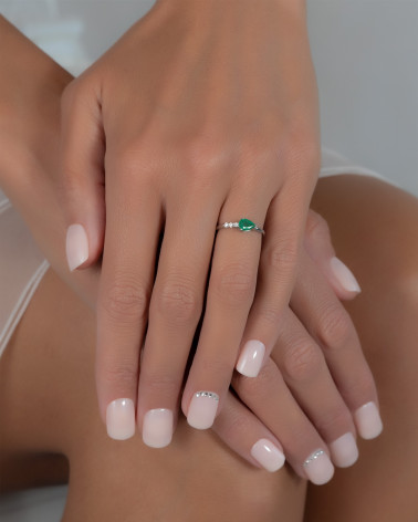 Gold Emerald Diamonds Ring 1.176grs