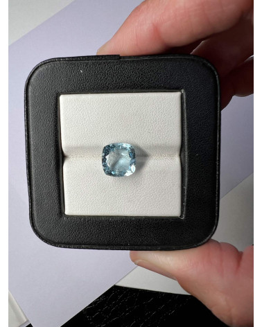 Aguamarina Ovalada Fasetada celeste claro - Peso de 0.720 quilates - Claridad VVS-VS - Origen India