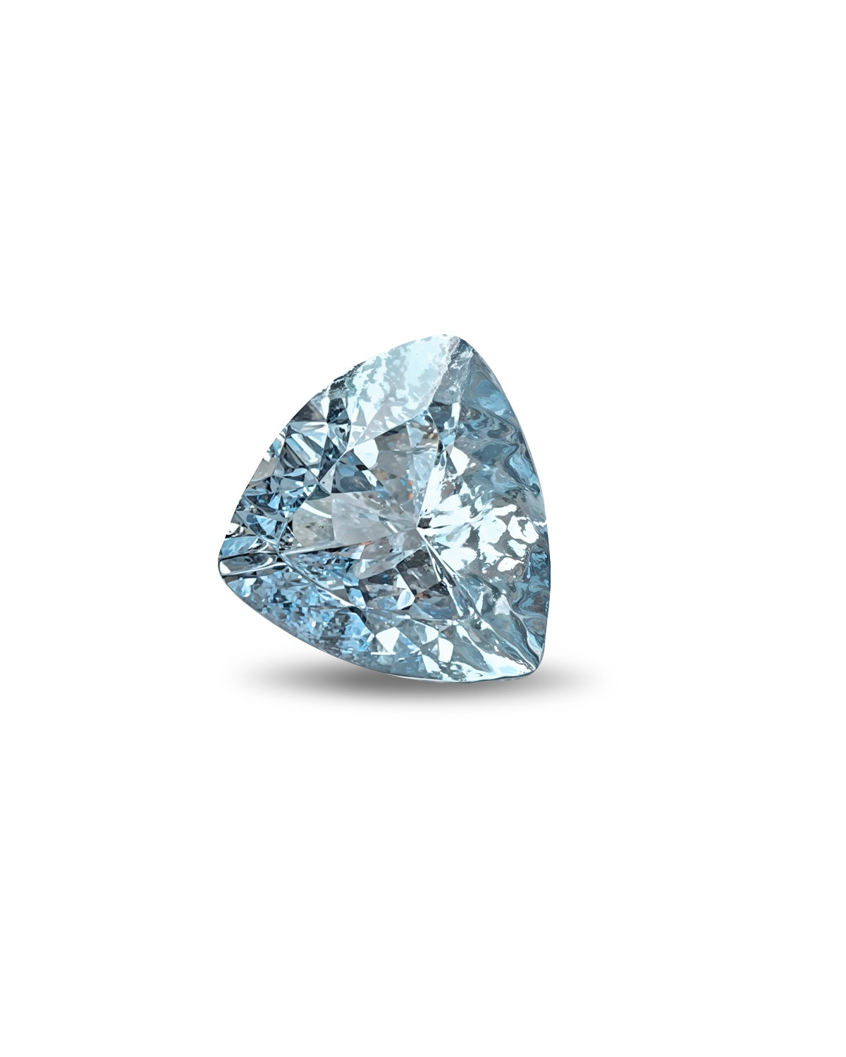 Oval faceted sky blue aquamarine - Weight of 0.720 carats - Clarity VVS-VS - Origin India.
