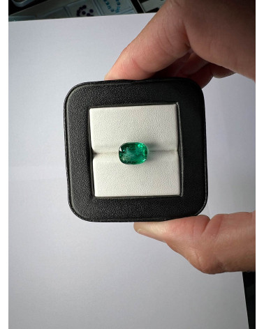 Émeraude Coussin 3.84 Carats 8.90x10.80 AAA VVVS Zambie
