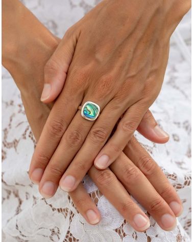 925 Sterling Silver Ring with White Mother-of-Pearl - Oceana