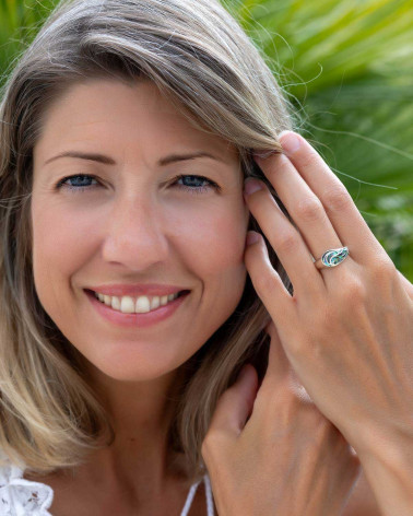 Anillo de Plata 925 con Concha de Abulón y Diseño de Ola - Nerida