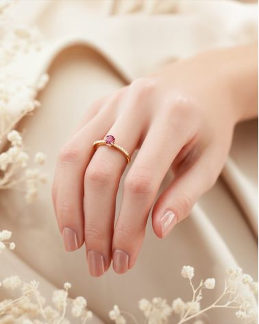 Bague Or Jaune Rubis et diamants 2.4grs
