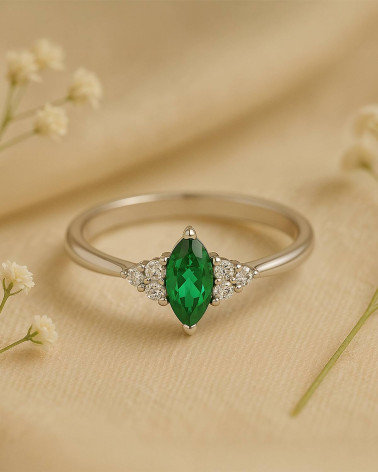 Gold Emerald Diamonds Ring