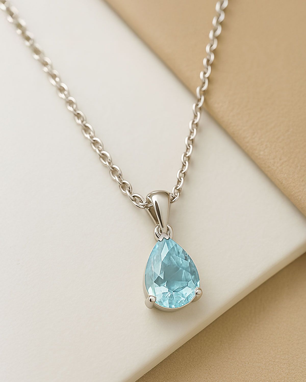 Collier pendentif aigue-marine en argent 925 avec chaîne incluse